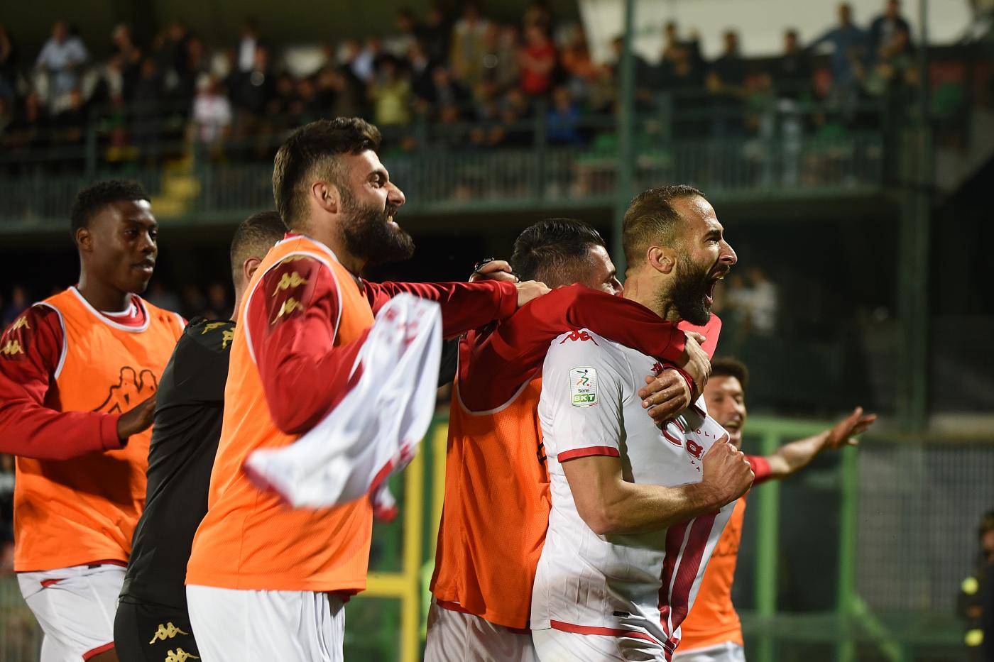 Bari, tre gol per la B