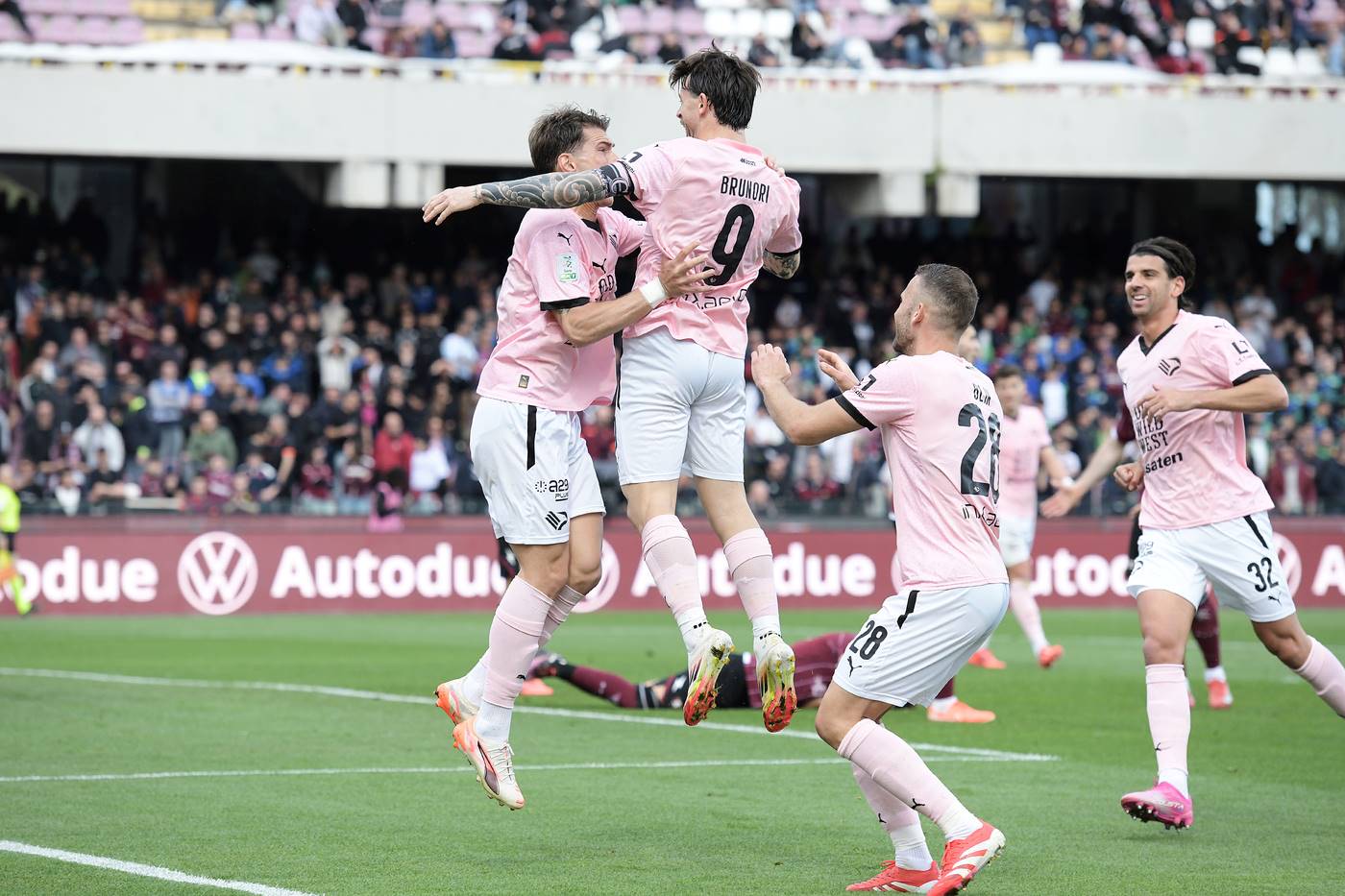 Il Palermo si rilancia a Salerno