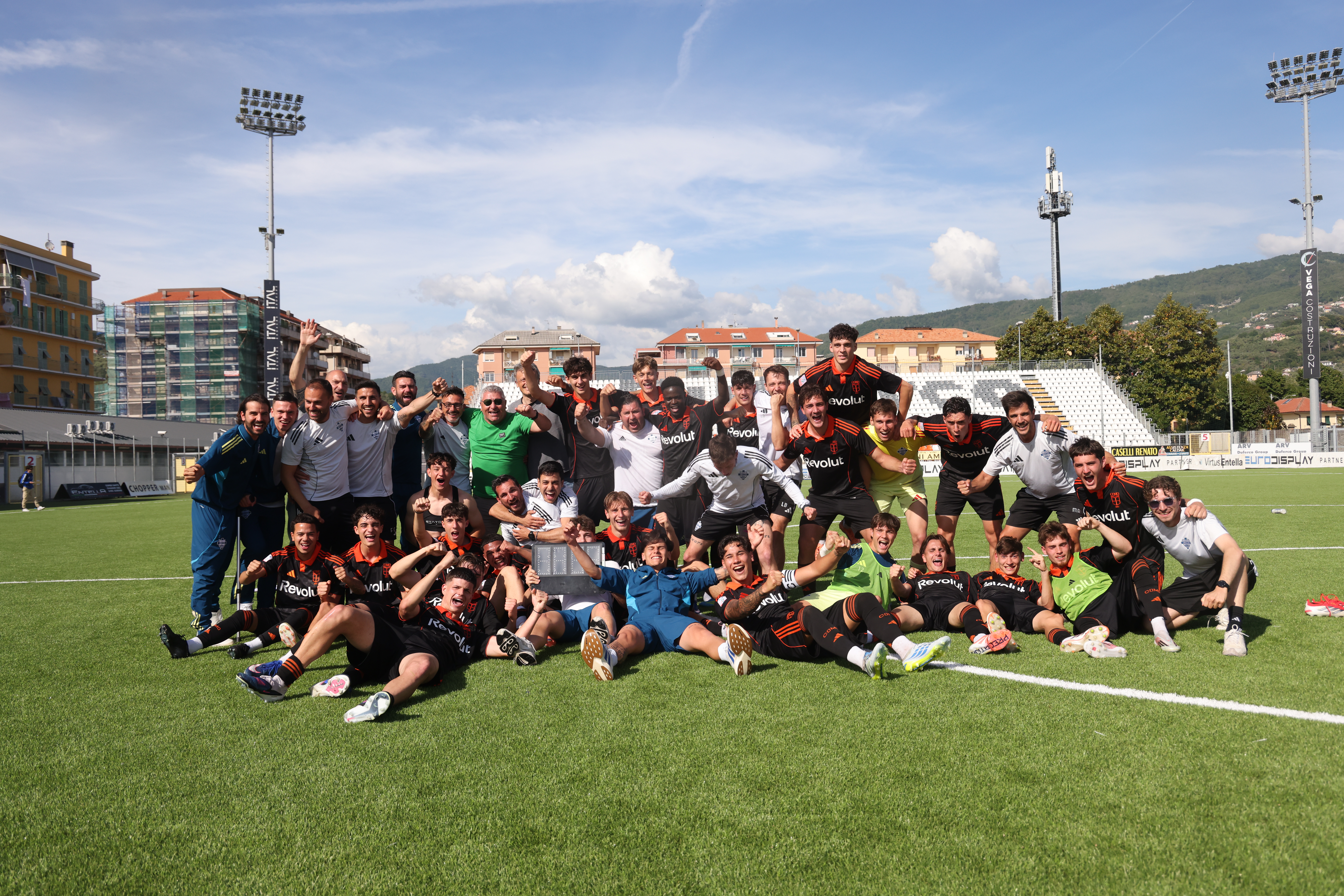 Il Como promosso in Primavera 1